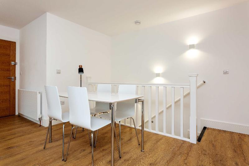 Oyo 136 Kings Ave New Builds Hotel Londra