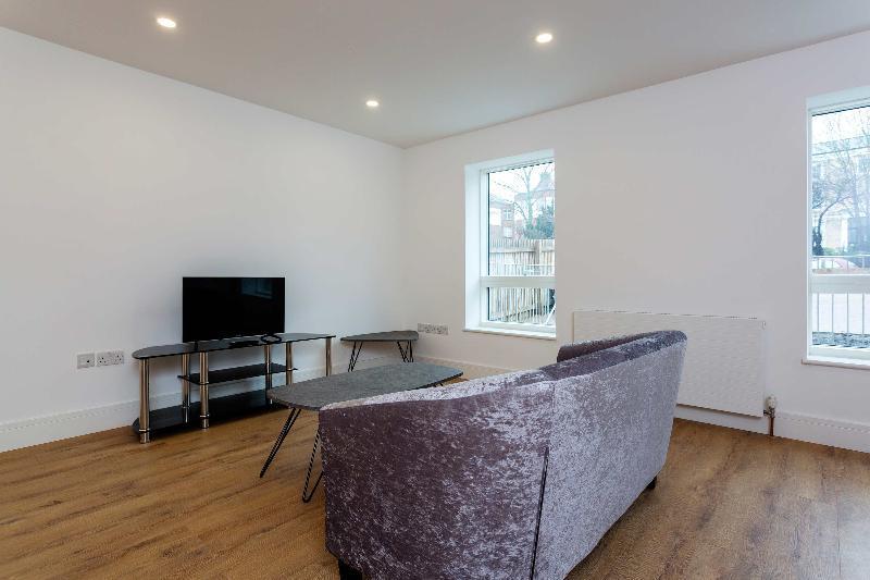 Oyo 136 Kings Ave New Builds 3* Londra